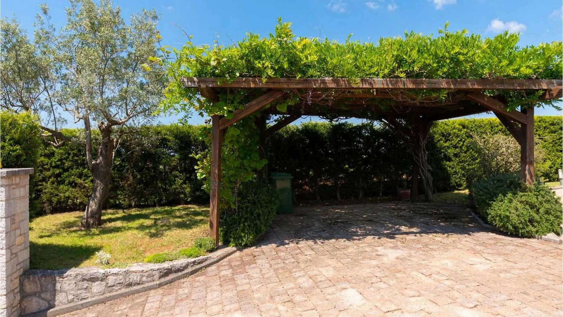 House Anka Villa Tinjan